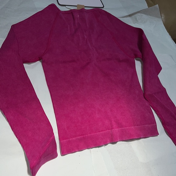 (M) Victoria’s Secret Seamless Active Top PINK COLLECTION - Picture 5 of 13